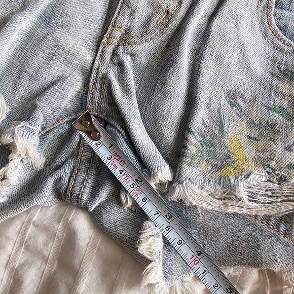 American Eagle Distressed Painted Jean Short Shorts - 2011 - Light Wash - Sz 00 - Picture 11 of 13